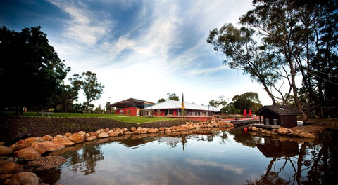 Savannah Visitor Plaza, Taronga Western Plains Zoo Dubbo - Accommodation Georgetown 0