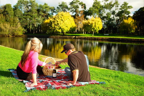 Bells Parade Reserve - Accommodation Georgetown 2