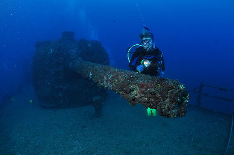 HMAS Brisbane Dive Site - Accommodation Georgetown 1