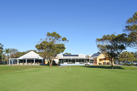 Hawks Nest Golf Club - Accommodation Georgetown 0
