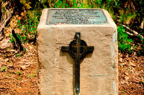 Avro Anson A4-4 Memorial - Accommodation Georgetown 0