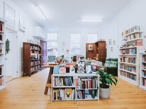 Secret Book Stuff - Accommodation Georgetown 0