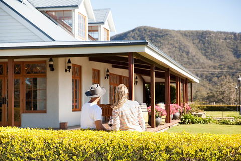 Audrey Wilkinson Vineyard: Picnic With Wine Masterclass Tasting - Accommodation Georgetown 2