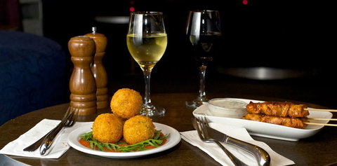 The Social Bar & Restaurant - Accommodation Georgetown 1