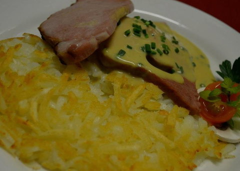 Des Alpes Swiss Restaurant - Accommodation Georgetown 3