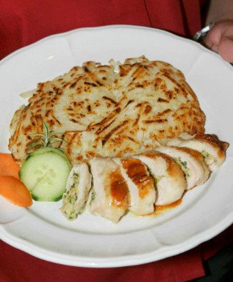 Des Alpes Swiss Restaurant - Accommodation Georgetown 4