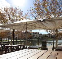 The Royal On The Waterfront - Accommodation Georgetown