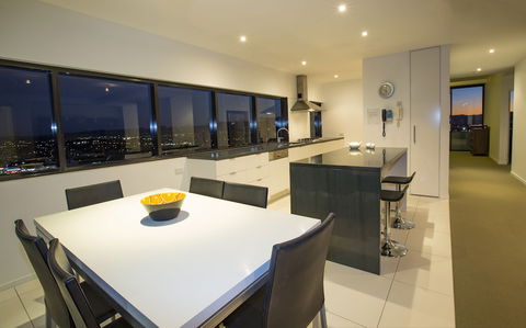 Ultra Broadbeach - Accommodation Georgetown 5