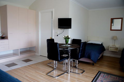 Shearwater Cottages - Accommodation Georgetown 6