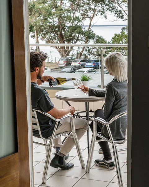 The Huskisson - Accommodation Georgetown 6