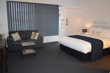 Penguin Seaside Motel - Accommodation Georgetown 2
