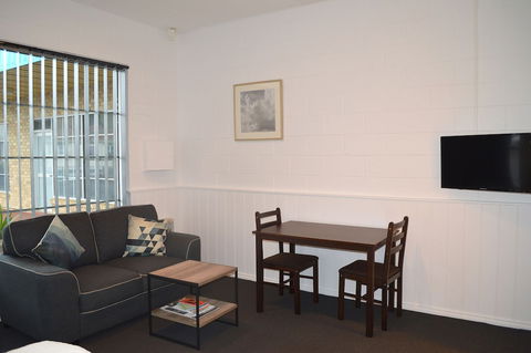 Penguin Seaside Motel - Accommodation Georgetown 5