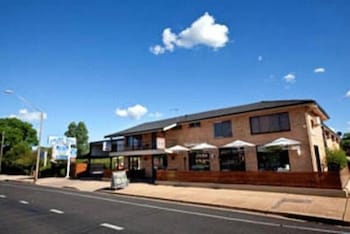 Golden West Motor Inn - Accommodation Georgetown 1