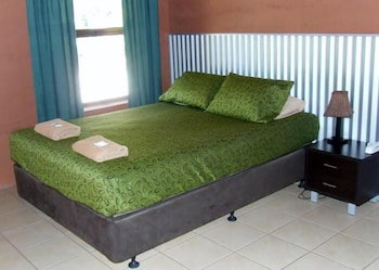 Territory Manor Motel & Caravan Park - Accommodation Georgetown 2