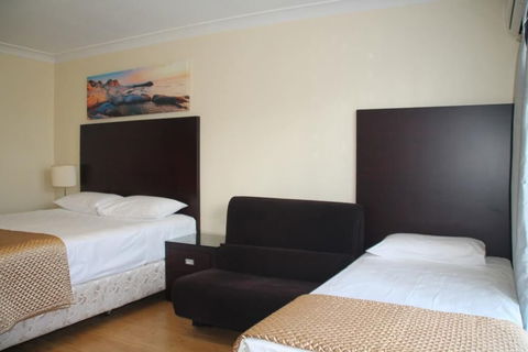 Centenary Motor Inn - Accommodation Georgetown 4