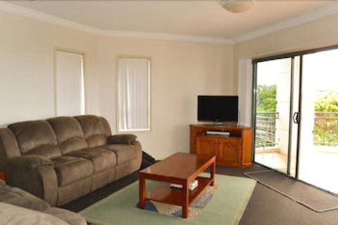 The Breakers Yamba - Accommodation Georgetown 4