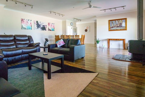 Radiance On Lyra - Accommodation Georgetown 4