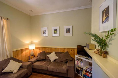 Lewana Cottages - Accommodation Georgetown 5