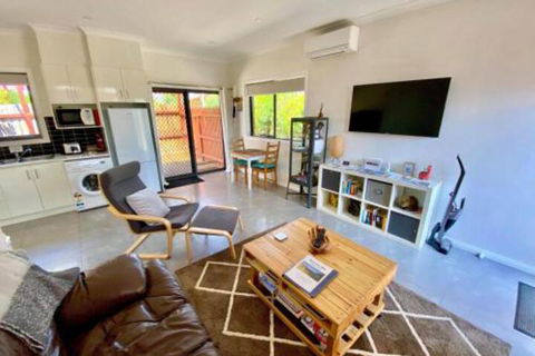 Jacaranda Wey B & B - Accommodation Georgetown 5