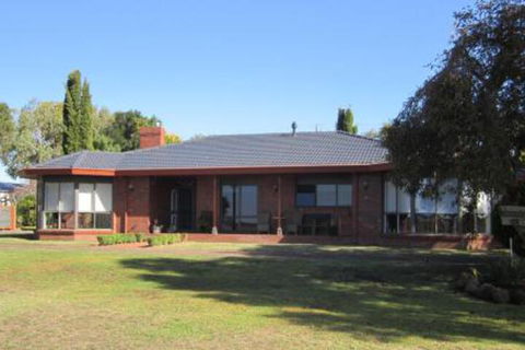 Jacaranda Wey B & B - Accommodation Georgetown 0