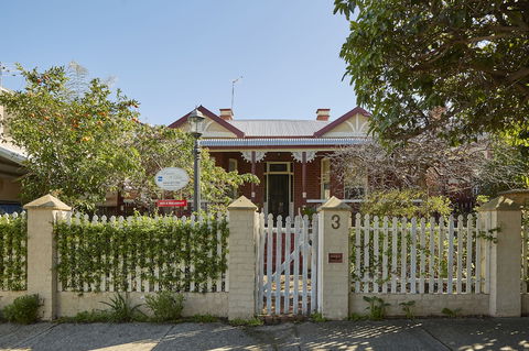 Pension Of Perth - Accommodation Georgetown 6