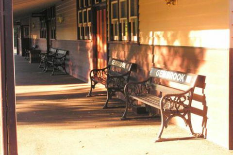 SIGNAL BOX Short Stay - Accommodation Georgetown 2