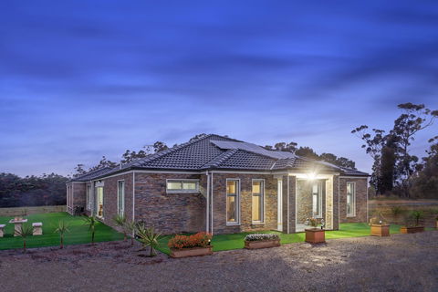 Bulla Hill Villas- Melbourne Airport - Accommodation Georgetown 4