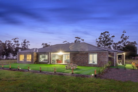 Bulla Hill Villas- Melbourne Airport - Accommodation Georgetown 3