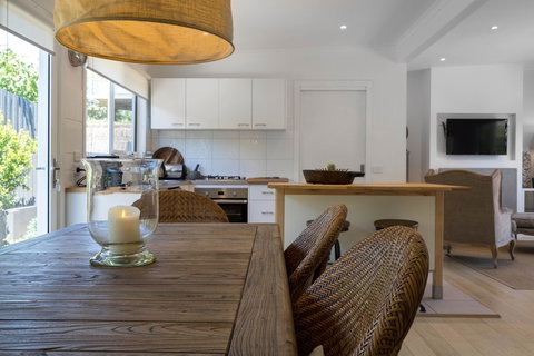 Capella Villa 1 - Accommodation Georgetown 5