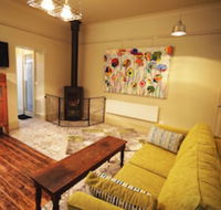 Latrobe Art Apartments - Accommodation Georgetown