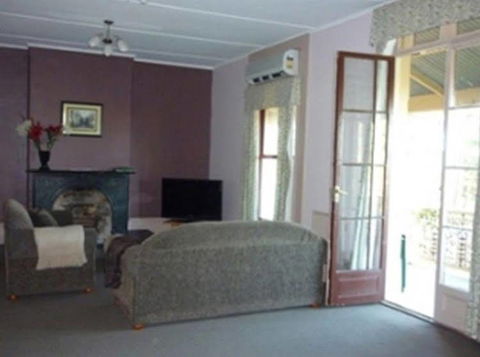 Blue Mountains Manor House - Accommodation Georgetown 2