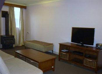Blue Mountains Manor House - Accommodation Georgetown 0