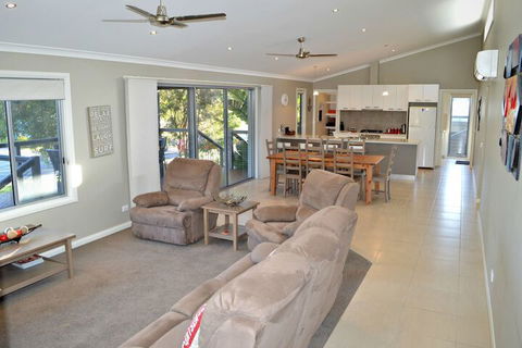 Pier One - Accommodation Georgetown 2