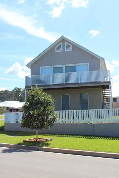 Red Waratah - Accommodation Georgetown 6
