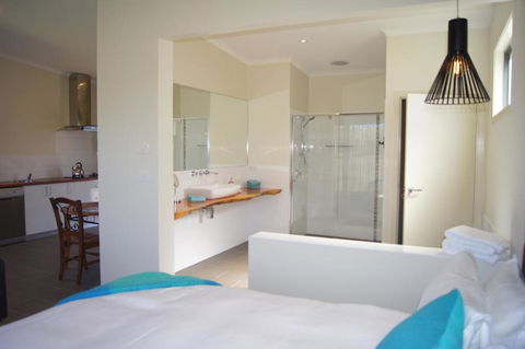 Manzanillo Grove Villa - Accommodation Georgetown 3