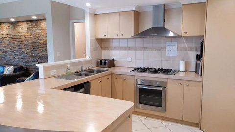 Halls Head Holiday Home - Accommodation Georgetown 3