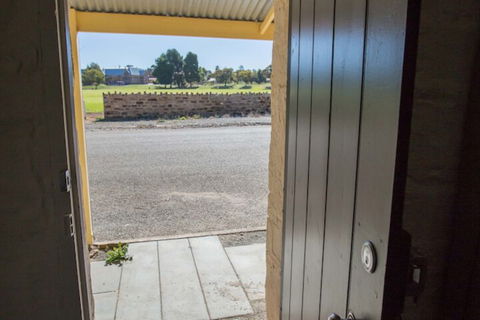 Paxton Square Cottages - Accommodation Georgetown 3