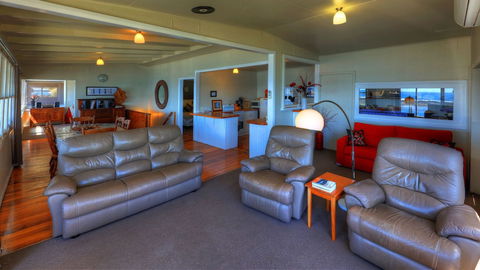 Stanley View Beach House - Accommodation Georgetown 5