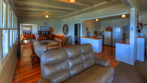 Stanley View Beach House - Accommodation Georgetown 1