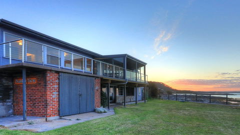 Stanley View Beach House - Accommodation Georgetown 0
