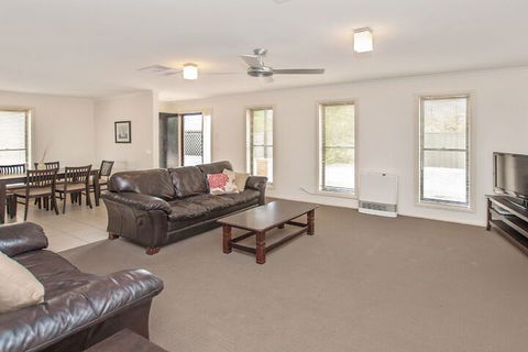 Ulmara 2 - Accommodation Georgetown 2