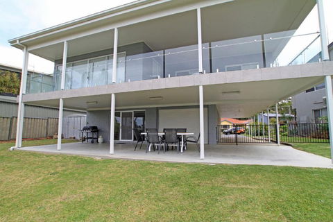 Unbeatable Waterfront Location - Accommodation Georgetown 3