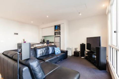 CLAUDE, 2BDR Melbourne Apartment - Accommodation Georgetown 0