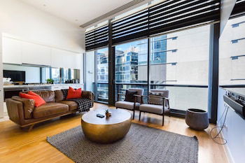 EVAN, 1BDR Southbank Apartment - Accommodation Georgetown 0