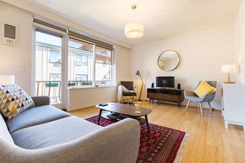 ROSIE, 2BDR St.Kilda Apartment - Accommodation Georgetown 0