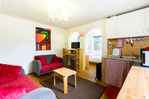 REID, Fitzroy Studio Apartment - Accommodation Georgetown 0