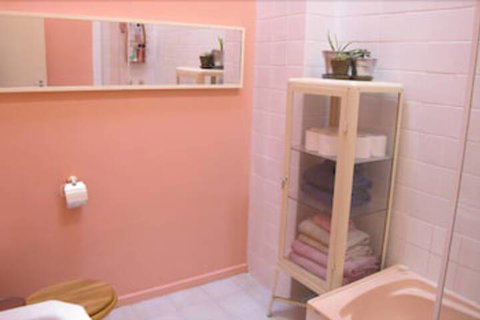 MONIKA, 1BDR Collingwood Apartment - Accommodation Georgetown 6