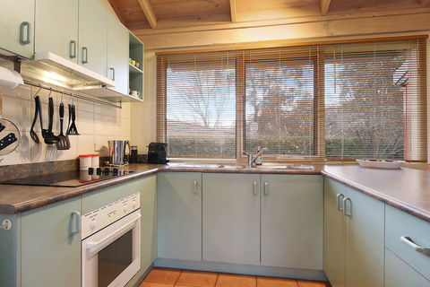 R & R In Bright - Short Walk To Town - Accommodation Georgetown 1