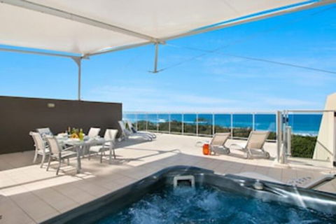 LUXURY BALE PENTHOUSE & JACUZZI SPA 1328 NORTH CULTURE - Accommodation Georgetown 0