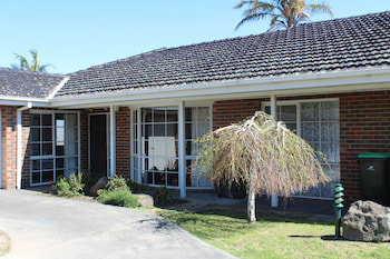 Elgar 3 At Doncaster - Accommodation Georgetown 0